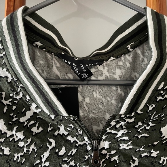 2/30$ all dresses - Picture 3 of 7